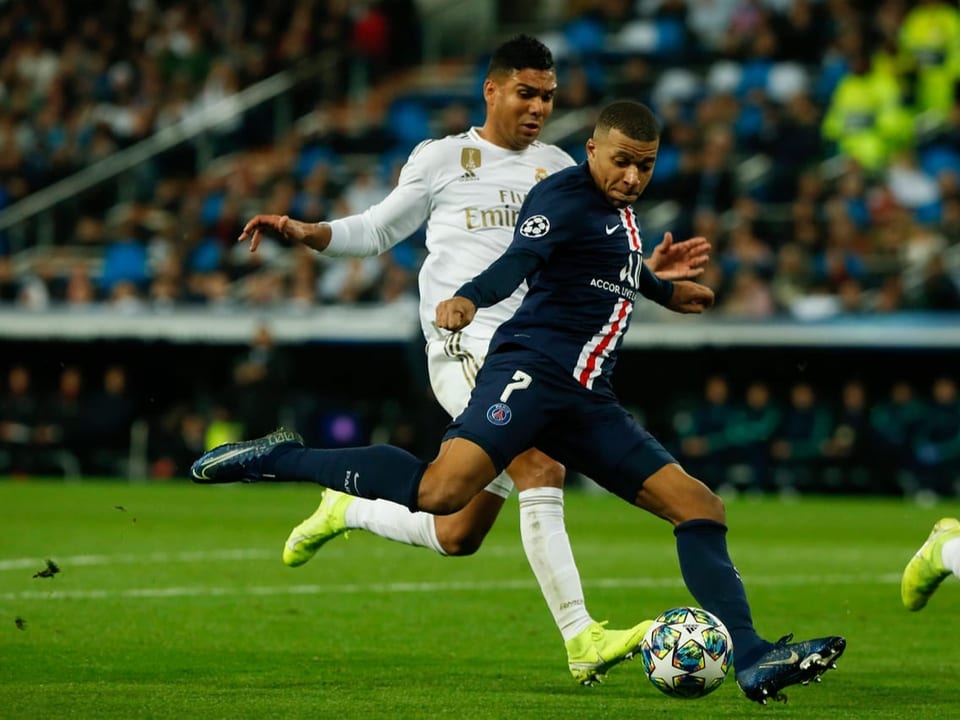 Wie bereits in der Gruppenphase 2019/20 Kylian Mbappé beim Abschluss