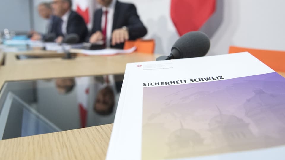 Ein Bericht zur Sicherheit der Schweiz an einer Medienkonferenz
