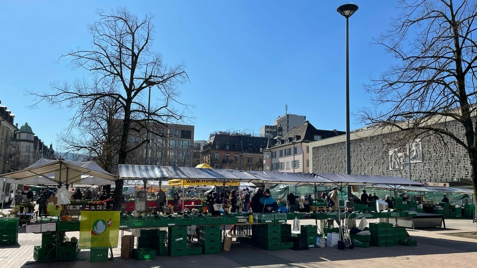 Blick auf den Markt in Zürich-Oerlikon