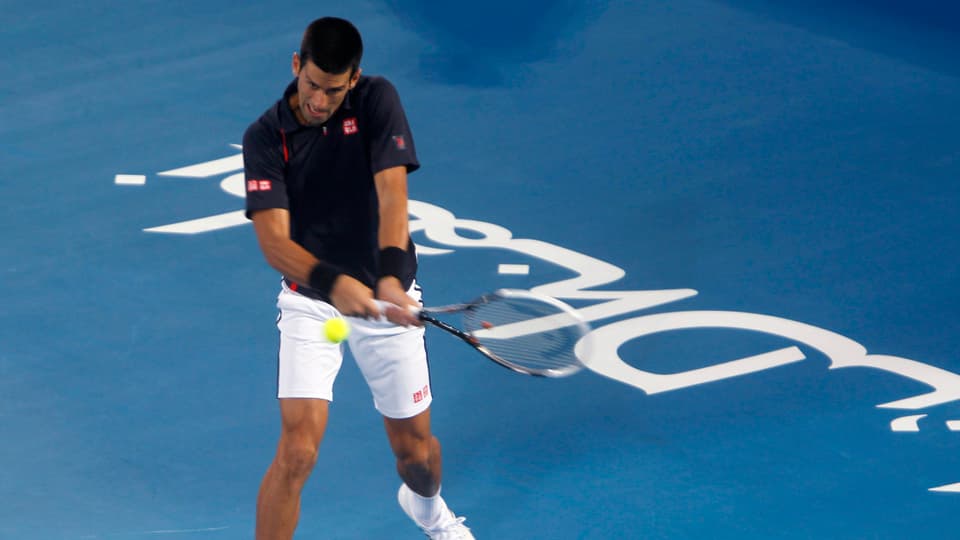 Novak Djokovic gewinnt in Abu Dhabi.