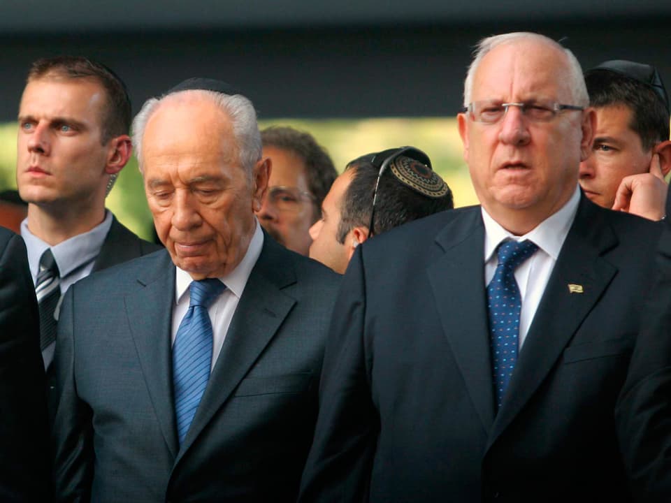 Reuven Rivlin (rechts) neben Shimon Peres (links)