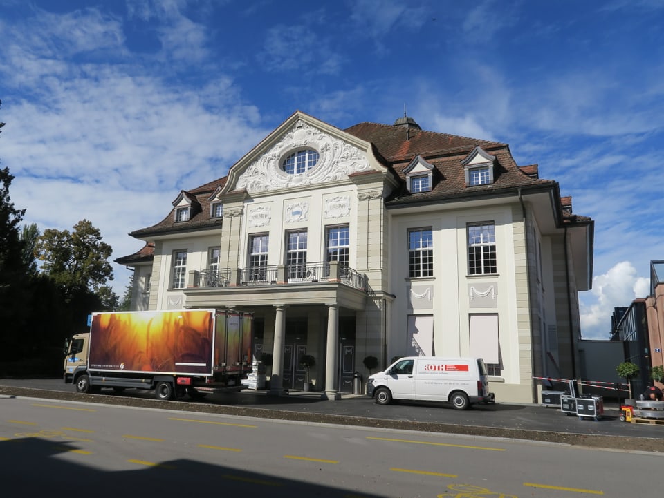 Das frisch sanierte Theater Casino Zug erstrahlt in neuem Glanz. 