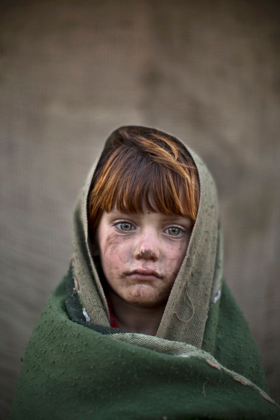 Porträt eines afghanischen Flüchtlingsmädchens