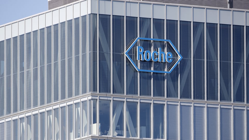 Ein Bild vom Logo des Pharmaunternehmens Roche.