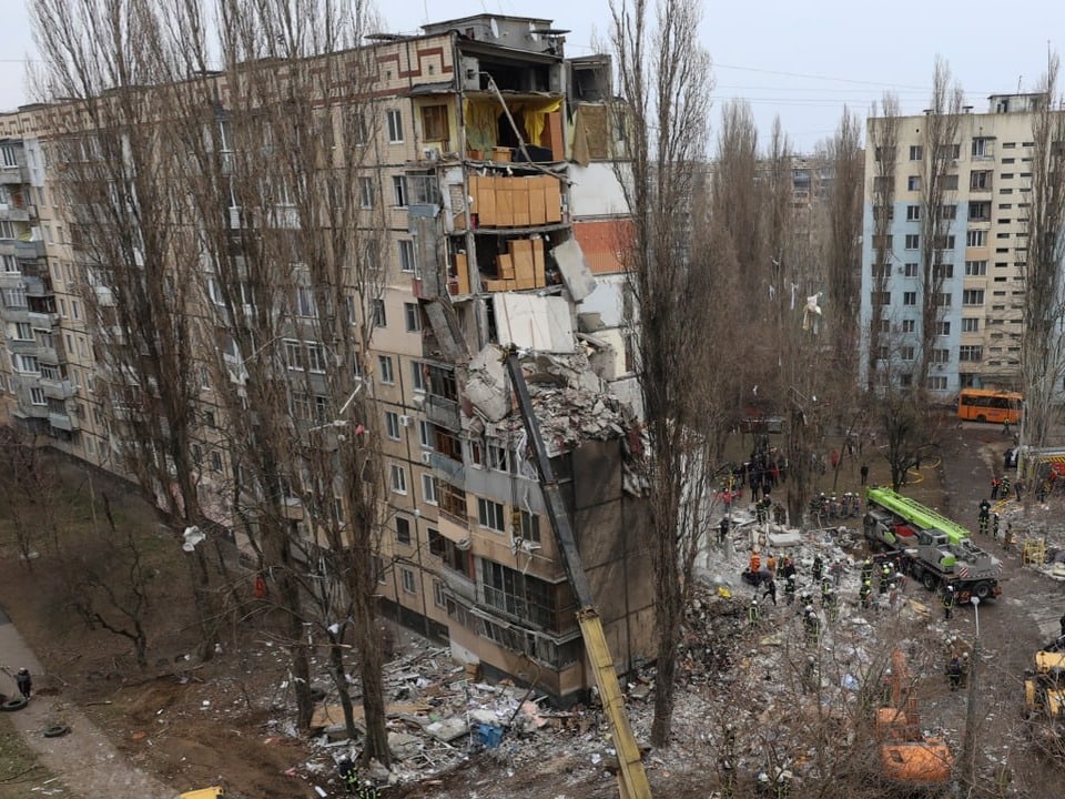 Hauswände in Odessa, demoliert und schwarz