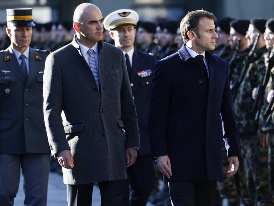 Macron vor der Ehrengarde