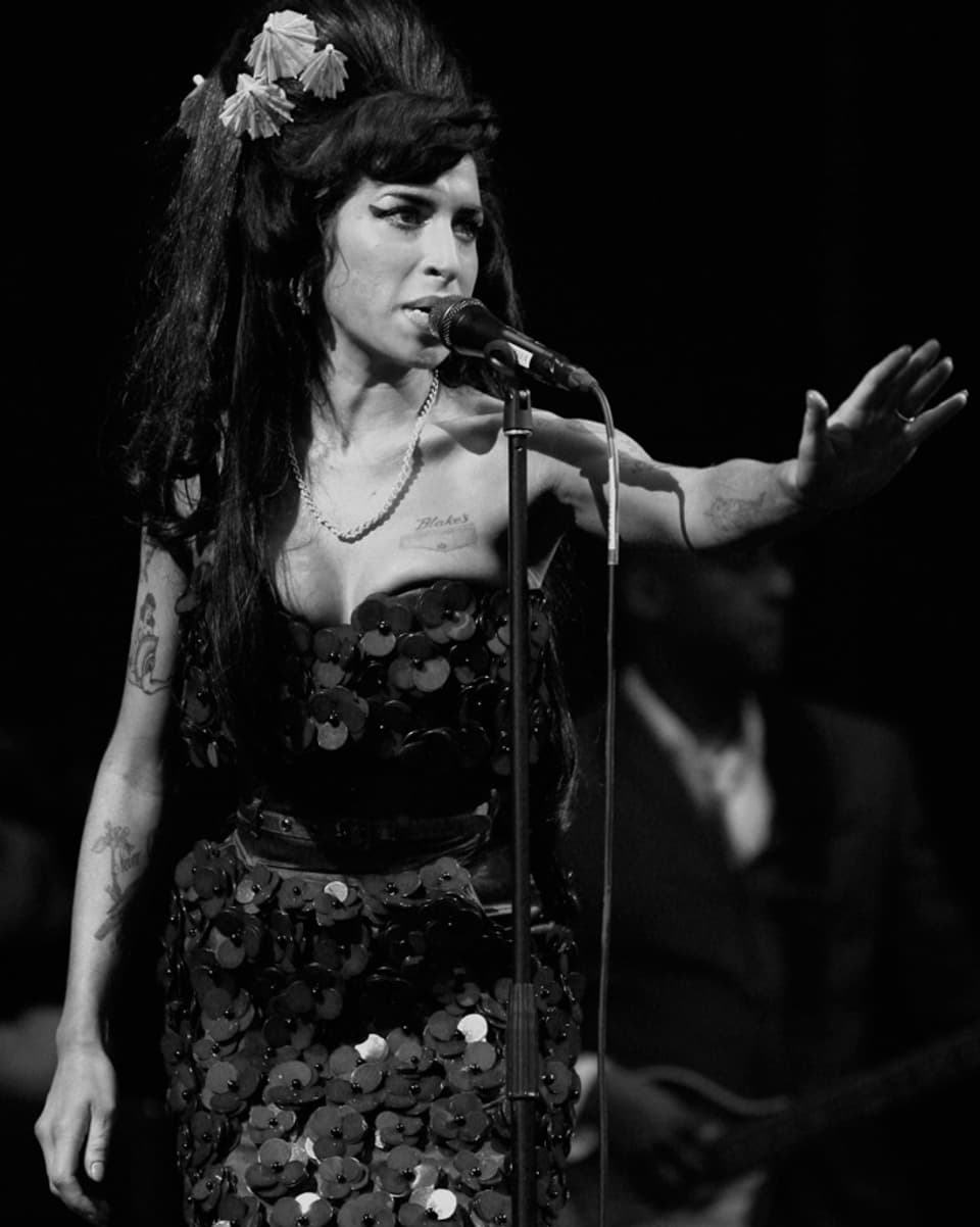 International - Amy Winehouse ist tot - Glanz & Gloria - SRF