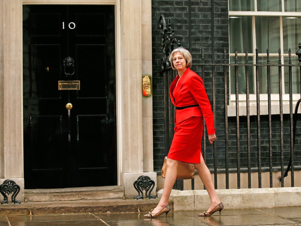 Innenministerin Theresa May bei der Ankunft an der 10 Downing Street. 