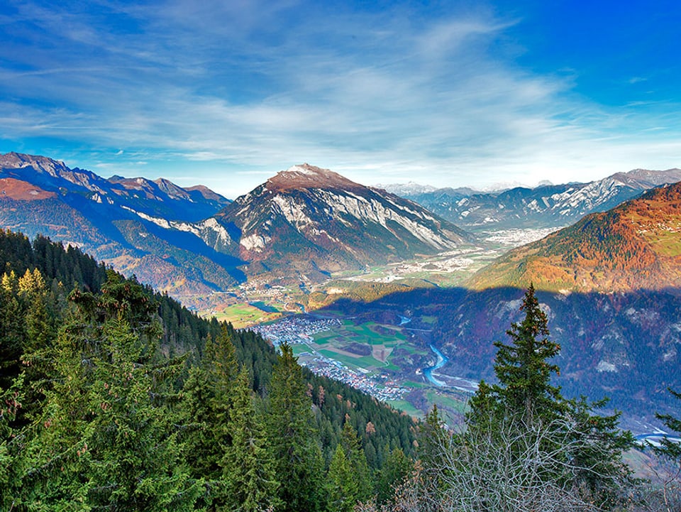 Das Churer Rheintal mit dem Calanda-Bergmassiv