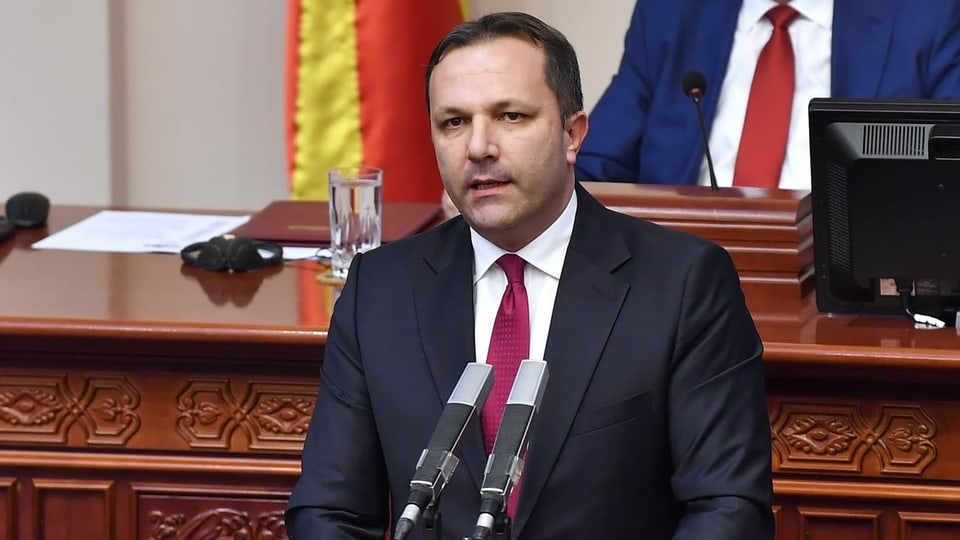 Zoran Zaev spricht im Parlament