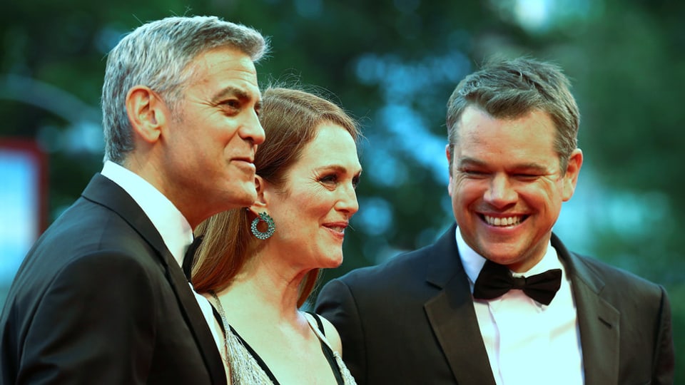 Clooney, Moore und Damon in Abendgarderobe.