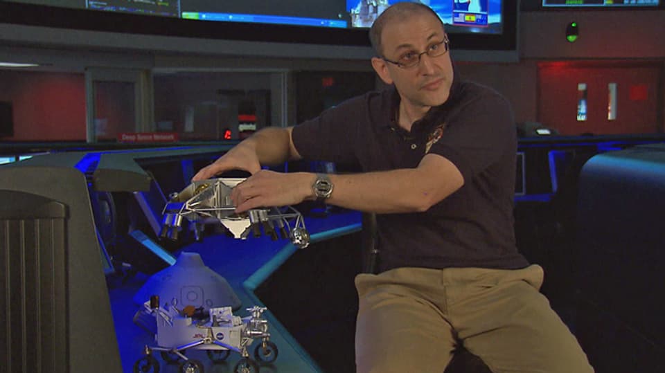 Richard Kornfeld erläutert, wie der Rover Curiosity konstruiert ist.