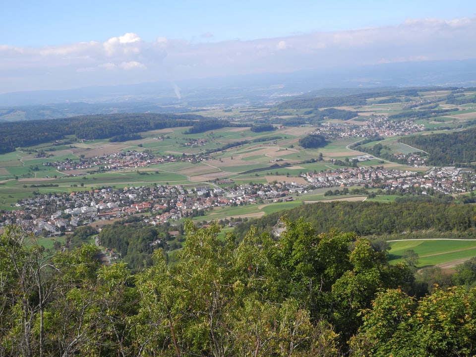 Das Dorf Ehrendingen von schräg oben gesehen