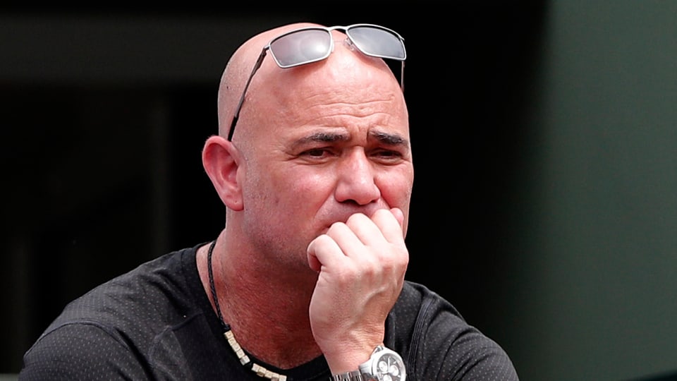 Andre Agassi mit leicht besorgter Miene.