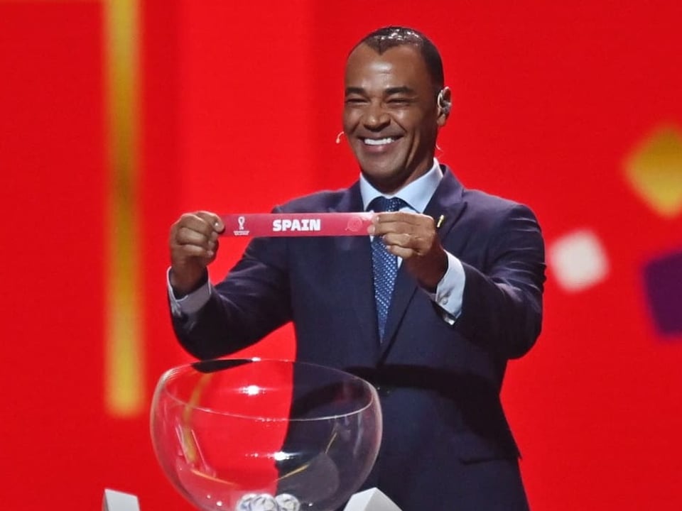 Spielte in Doha die Losfee Brasiliens ehemaliger Nationalspieler Cafu.