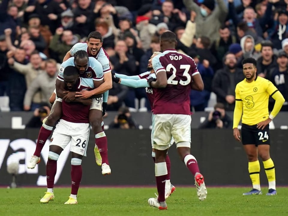 Arthur Masuaku nach seinem späten Tor zur Entscheidung.