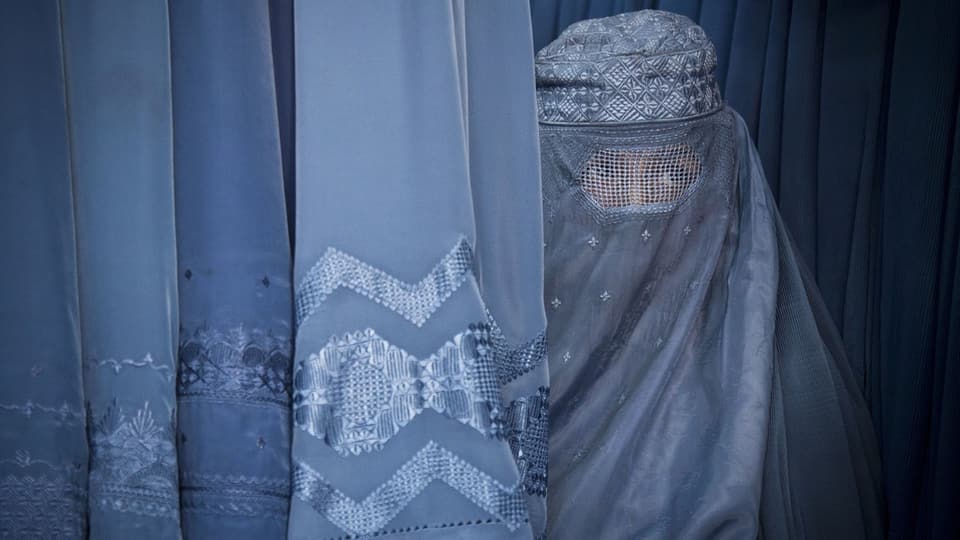 Eine Frau in Kabul (2013).