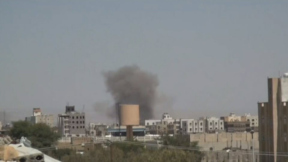 Rauchsäule über Sanaa