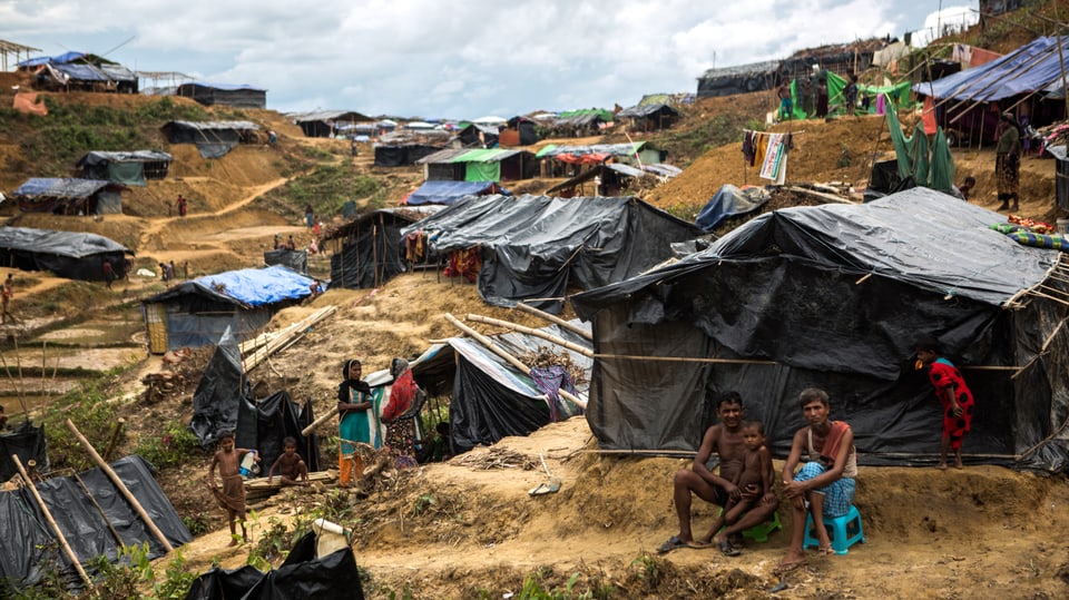 Menschen im Flüchtlingscamp in Kutupalong, Bangladesch