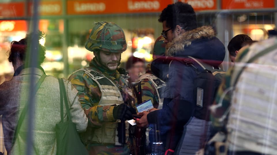 Kampf gegen Terror - Belgien führt Sicherheitschecks im ÖV ein