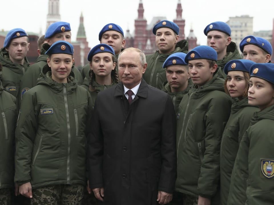 Putin mit Jugendlichen