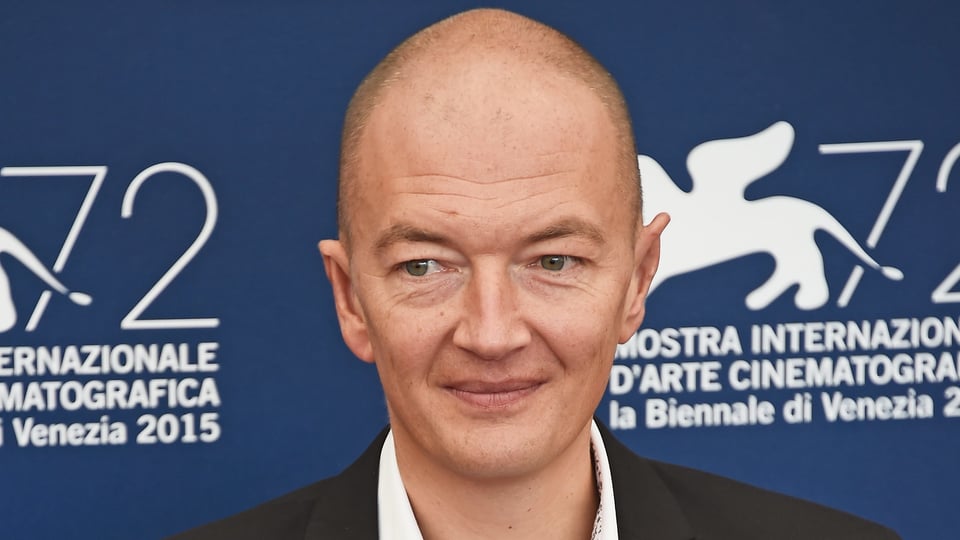 Auf dem Bild ist der Regisseur Samuel Collardey auf dem roten Teppich beim Venedig Filmfestival 2015 zu sehen.