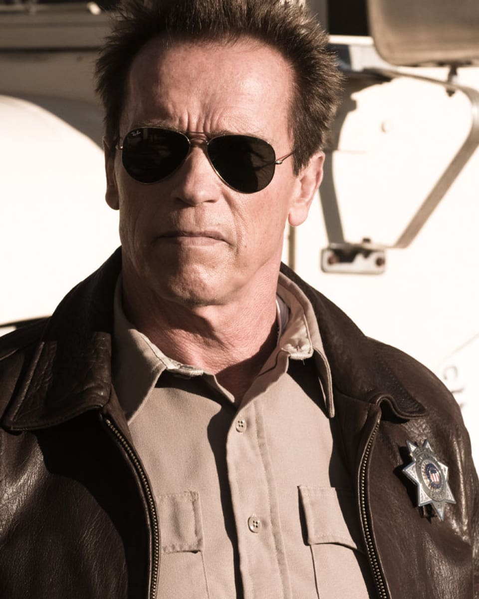 Film & Serien He is back «Arnie» gibt sich als ActionHeld wieder