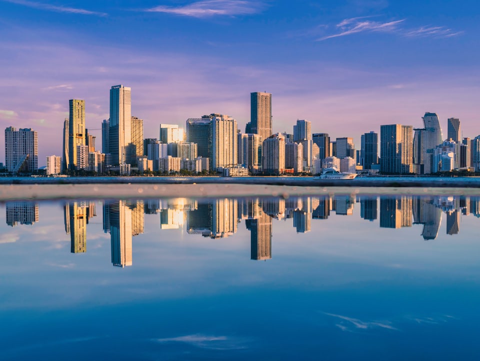 Abenddämmerung im «Sunshine State» Die Skyline von Miami.