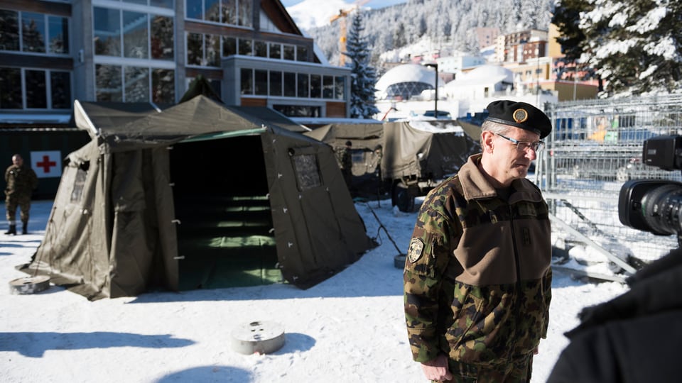Schweiz - Schweizer Armee bleibt am WEF präsent - News - SRF