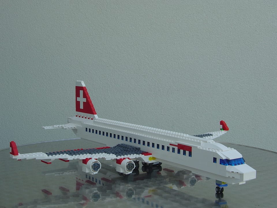 Ein Legoflugi im Swiss-Design.