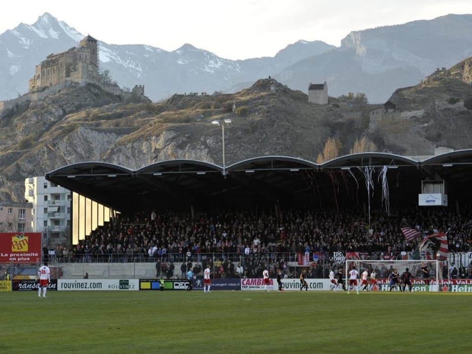 Frauenfussball-EM vor spezieller Kullisse? Erhält die Schweiz den Zuschlag für die Euro 2025, würde wohl auch im Sittener Tourbillon gespielt.