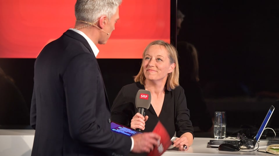 Redaktionsleiterin Silvia Zwygart nahm Stellung zum Zuschaueranliegen, dass «Schweiz aktuell» weniger, dafür längere Beiträge realisieren solle.