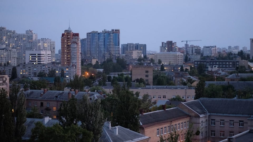 Gespenstisch leere Wohnviertel in Kiew.