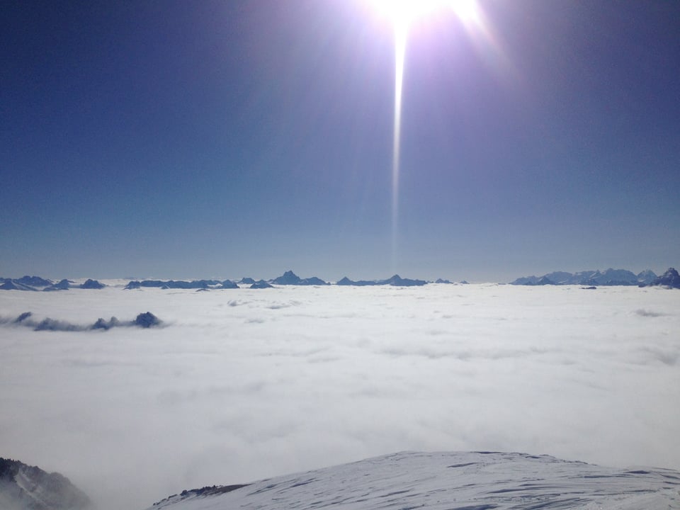 Nebelmeer und Bergspitzen