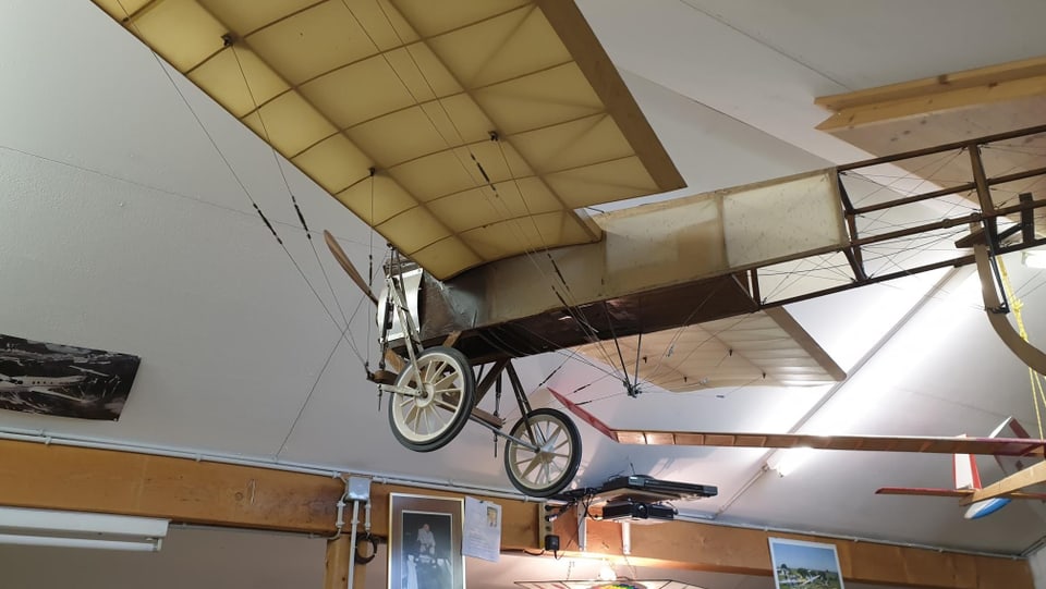 Altes Modellflugzeug