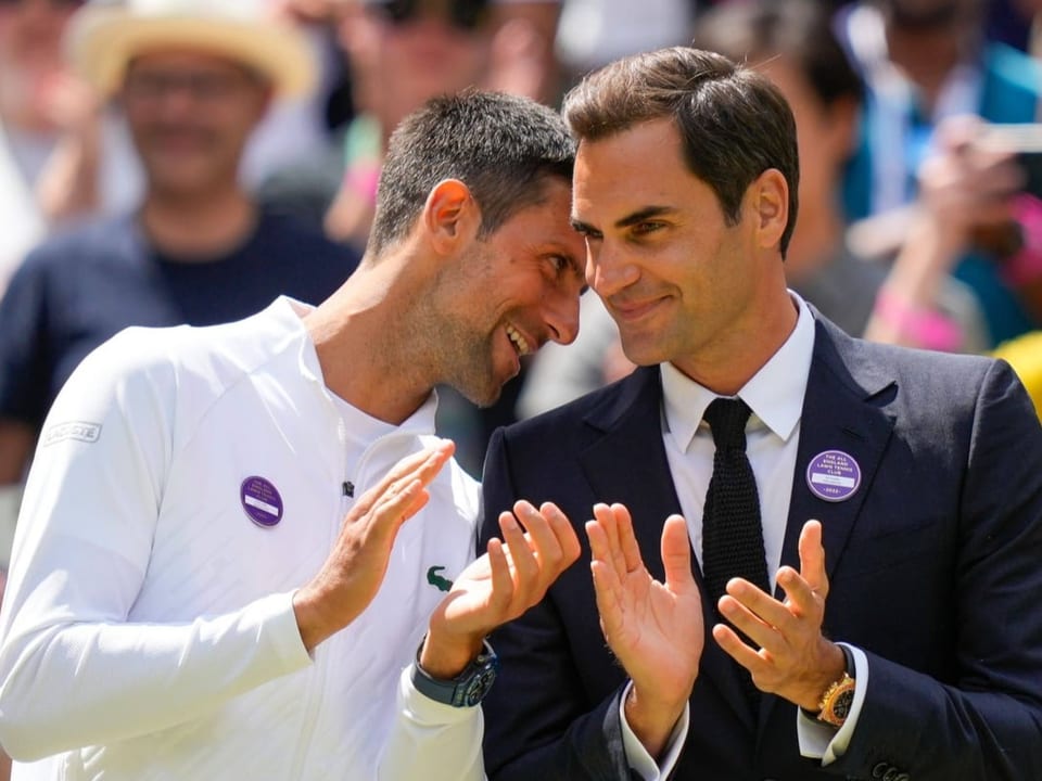 Novak Djokovic und Roger Federer.