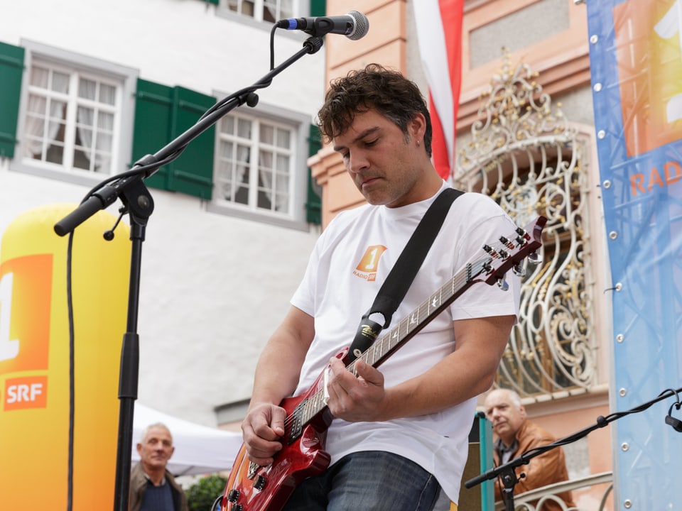 Musikredaktor Daniel Schwarz ist Gitarrist der Band.