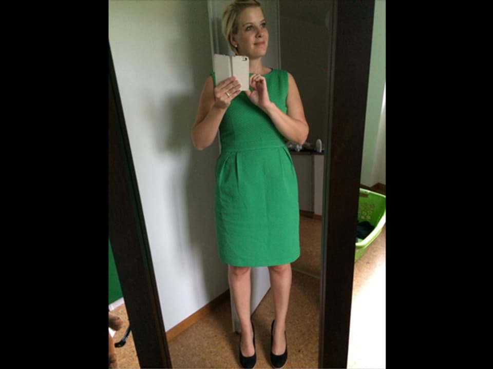 Patricia im grünen Kleid.