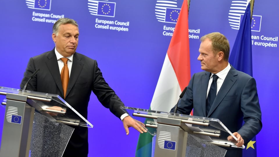 Viktor Orban mit Donald Tusk, 3. September 2015 un Brüssel