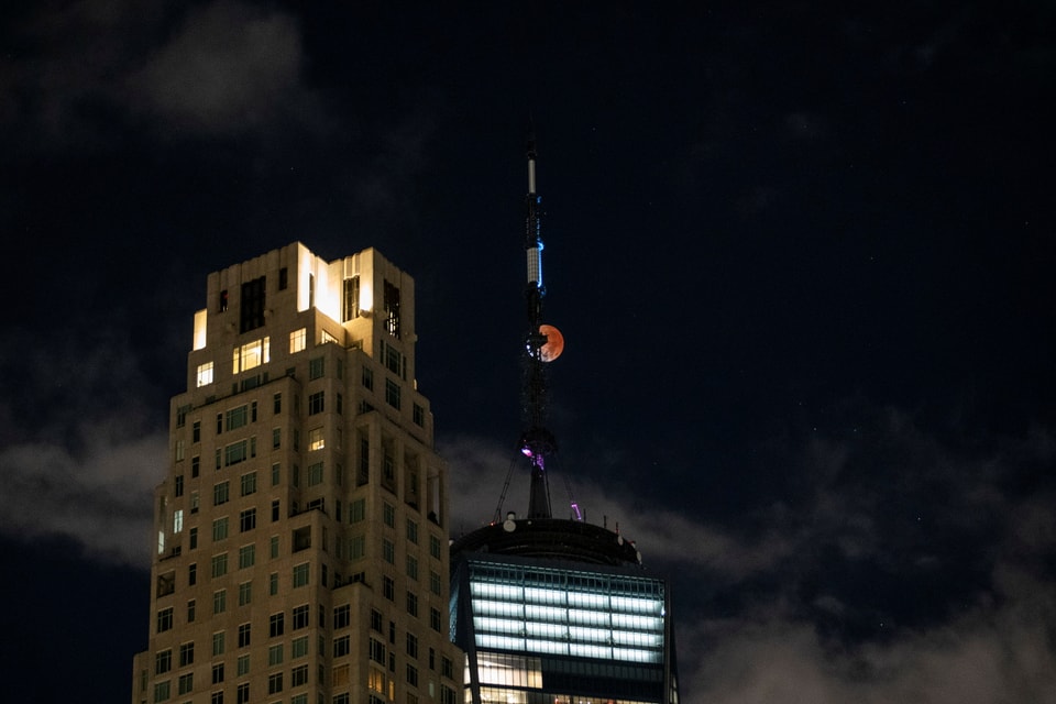 Vollmond über New York.