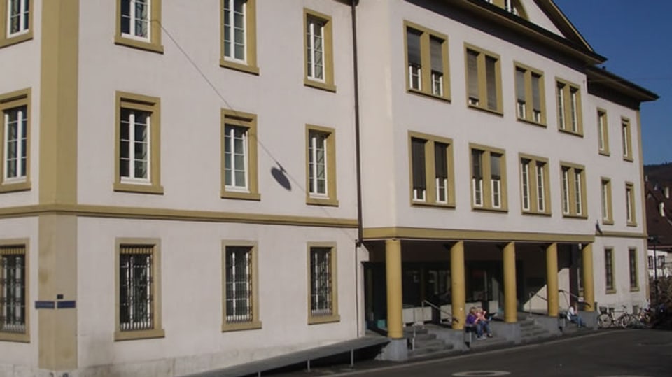 Aussenansicht des Gerichtsgebäudes beim Bahnhof Liestal.