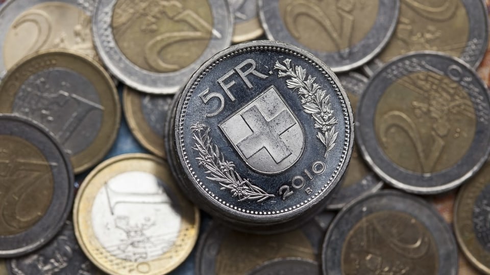 Der Franken ist gegenüber dem Euro immer noch überbewertet