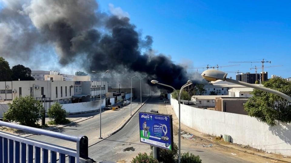 Rauch über Tripolis, aufgenommen am 27. August 2022. 