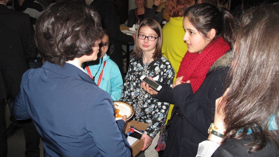 Kinder stellen kritische Fragen im Kantonsrat (17.3.2015)