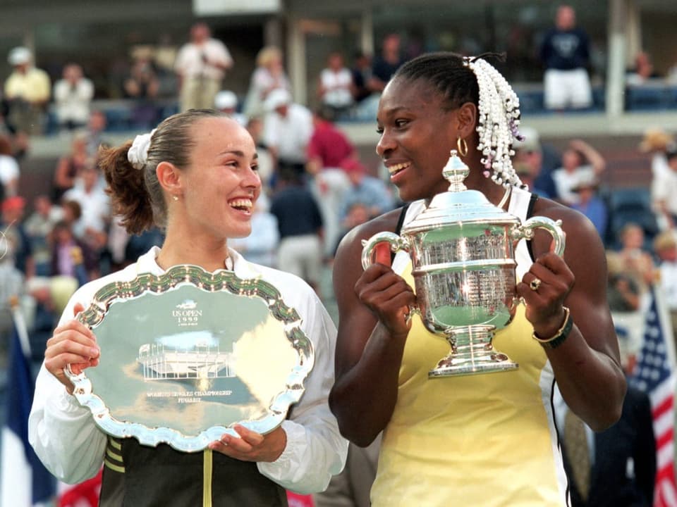 Martina Hingis und Serena Williams nach dem Final der US Open im Jahr 1999.