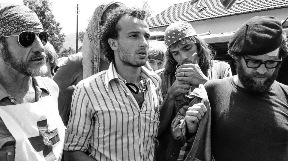 Filippo Leutenegger an vorderster Front an einer Anti-AKW-Demo in den 1970-er Jahren. 
