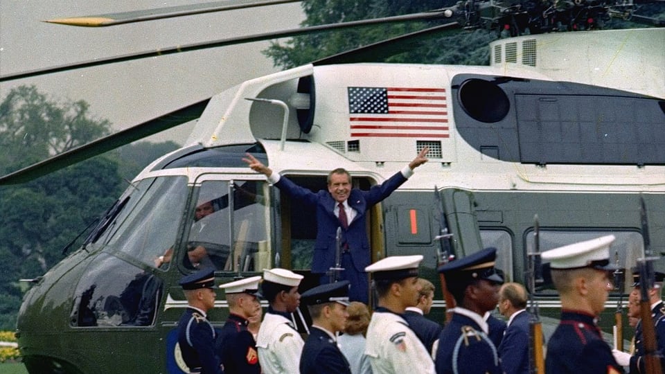 Richard Nixon im Jahre 1974 beim Verlassen des Weissen Hauses. 