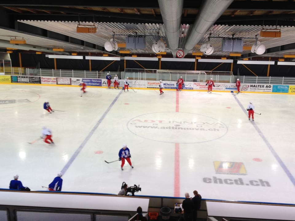 Training von Valerenga Oslo in der Dübendorfer Eishalle Chreis