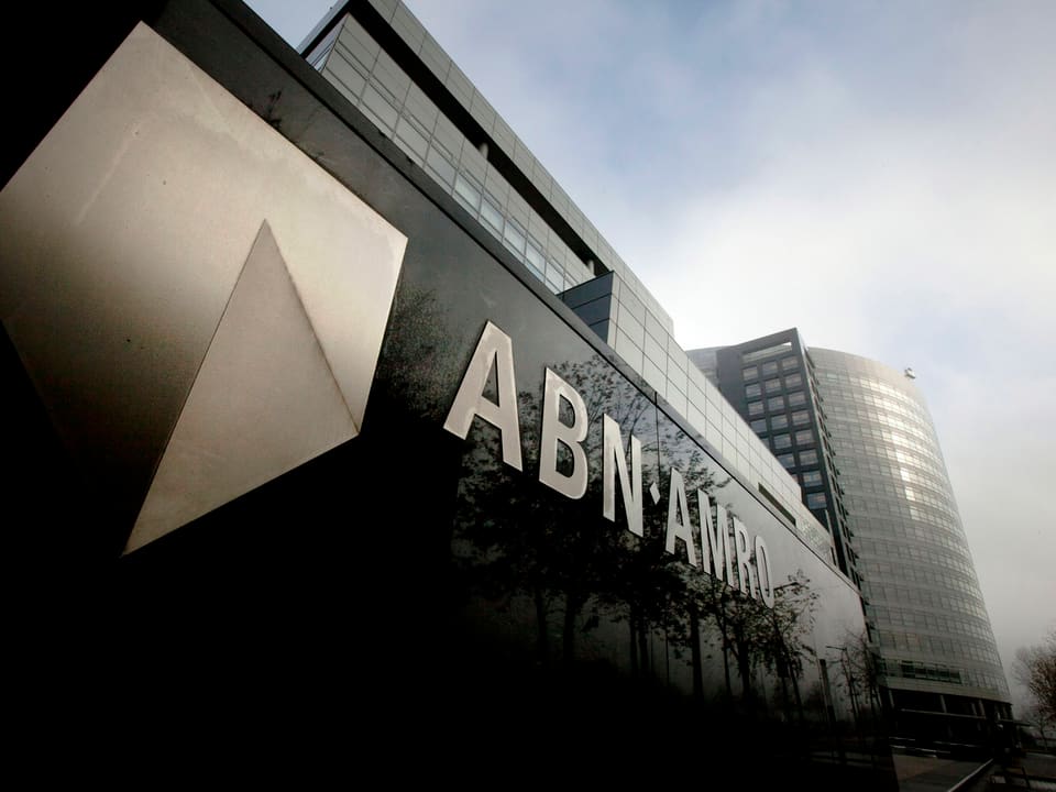 Firmensitz mit Logo von ABN Amro.