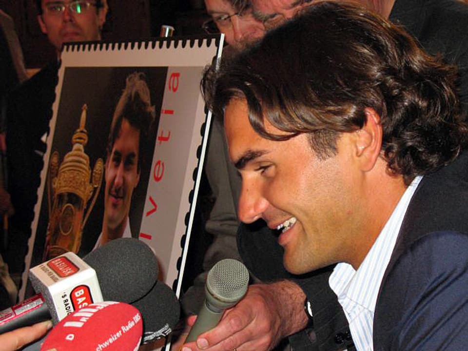Federer vor Briefmarken